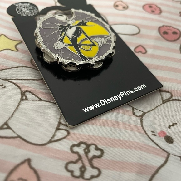 Nightmare Before Christmas Jack Skellington Pin
Spinning Disney World Badge - Picture 6 of 9